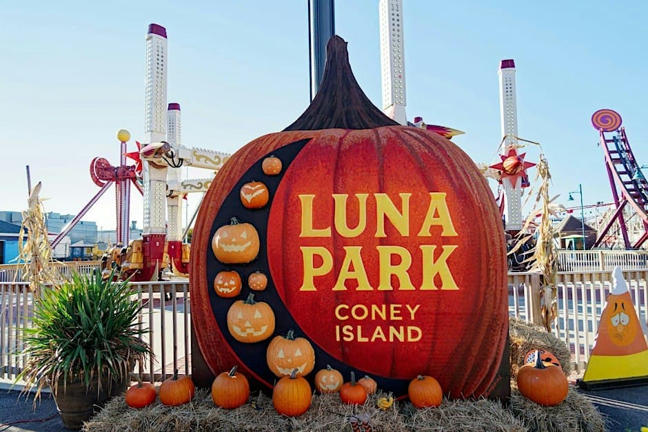 Luna Bark at the Park: Luna Park Halloween Dog Costume Contest